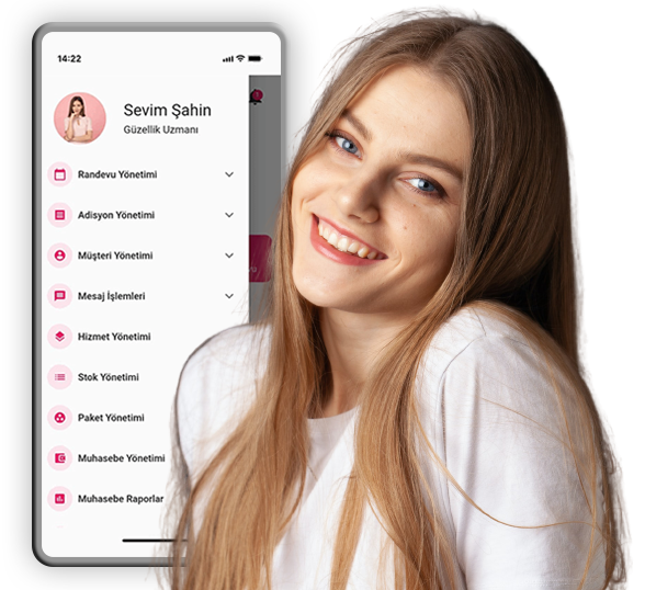 Ücretsiz randevu programı kullanıcısı kadın gülümsüyor.